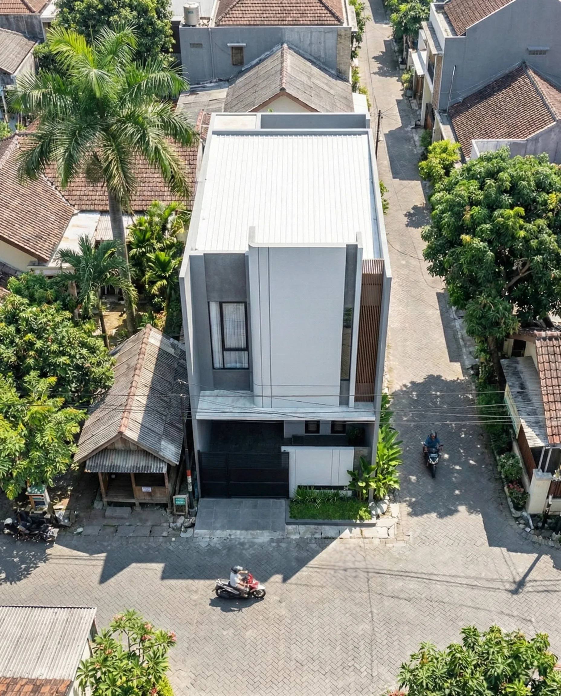 Rumah Bp. Poppy — Desain Bangunan 5