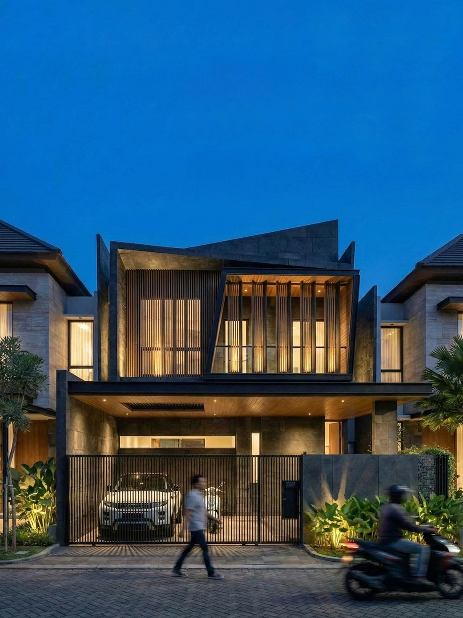 Rumah Pak Danny, proyek AK Studio di Surabaya