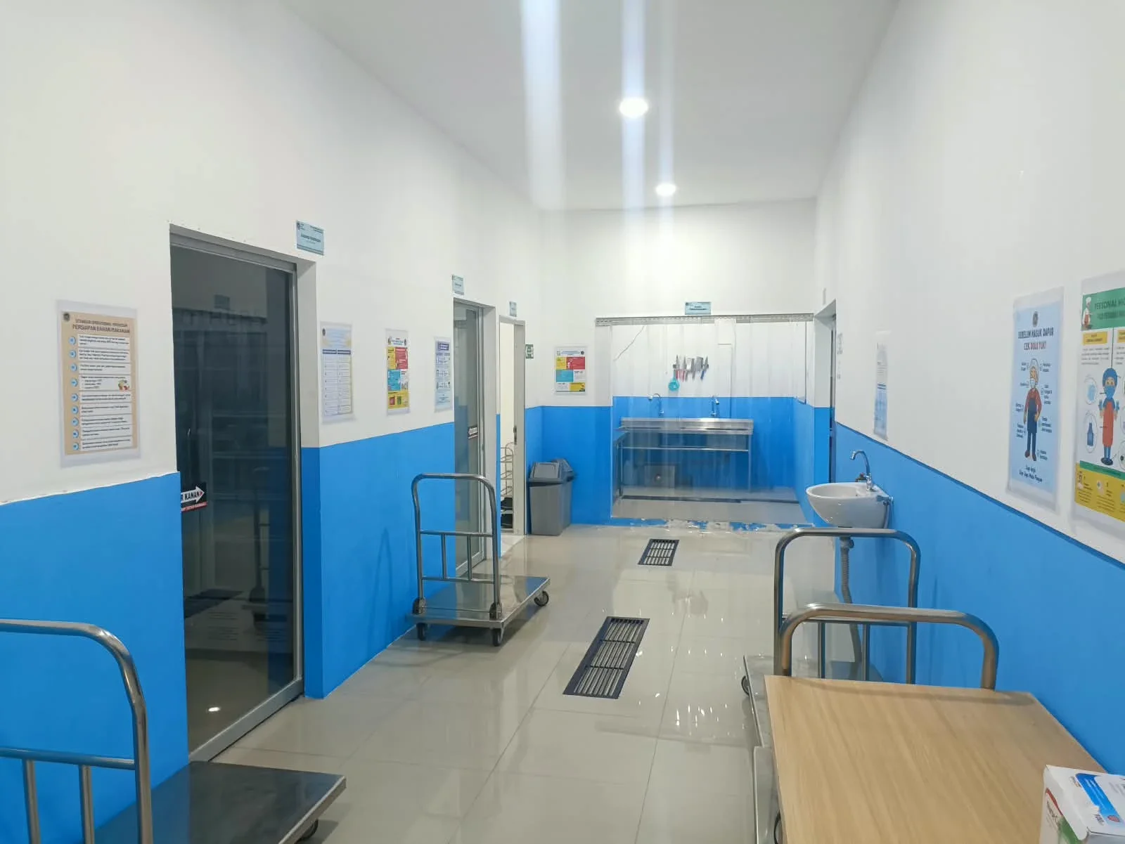 PEKERJAAN MBG GELURAN TAMAN — Pelaksanaan Interior 10