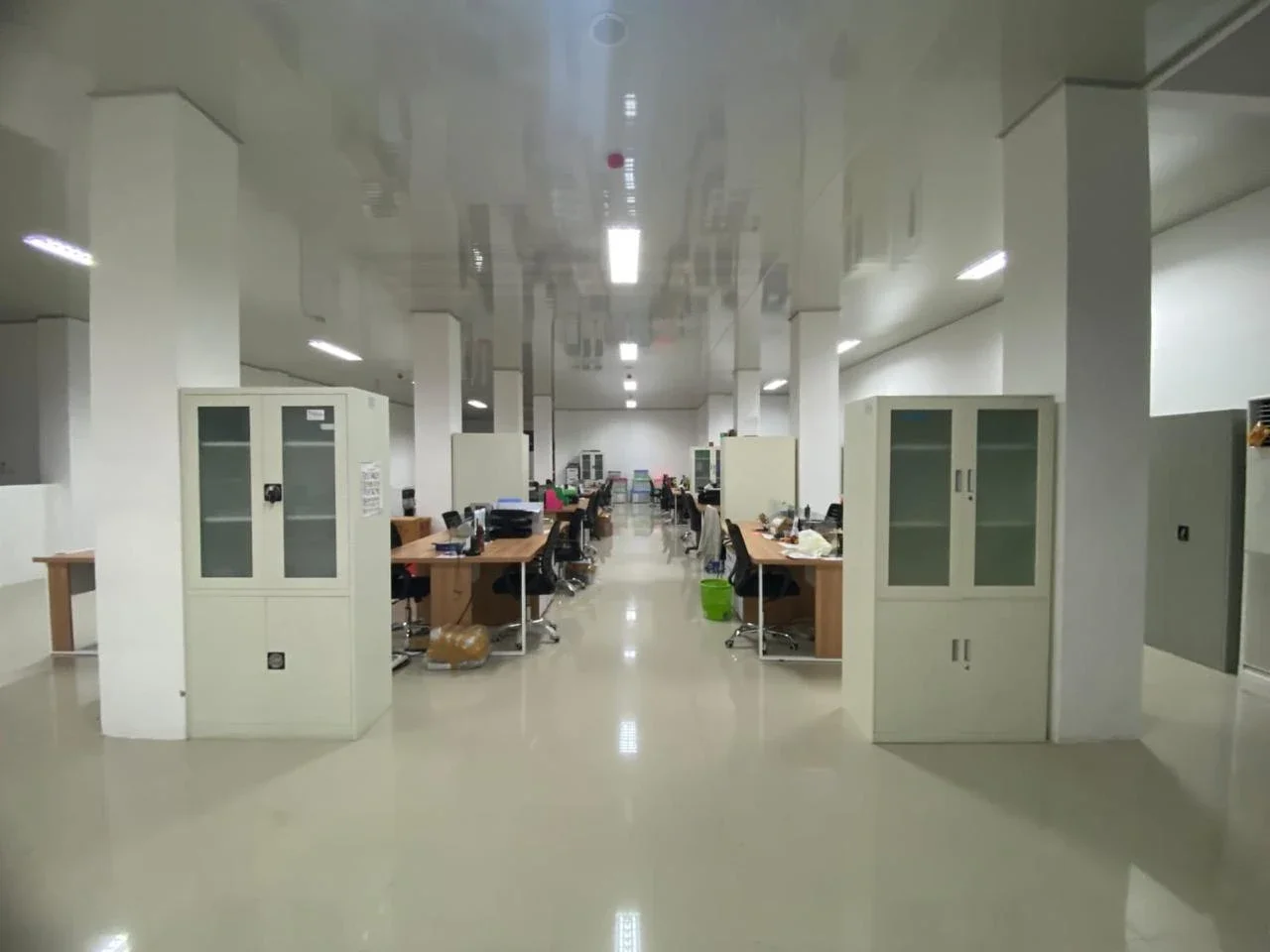 Gedung PLN MAMUJU — Pelaksanaan Interior 6