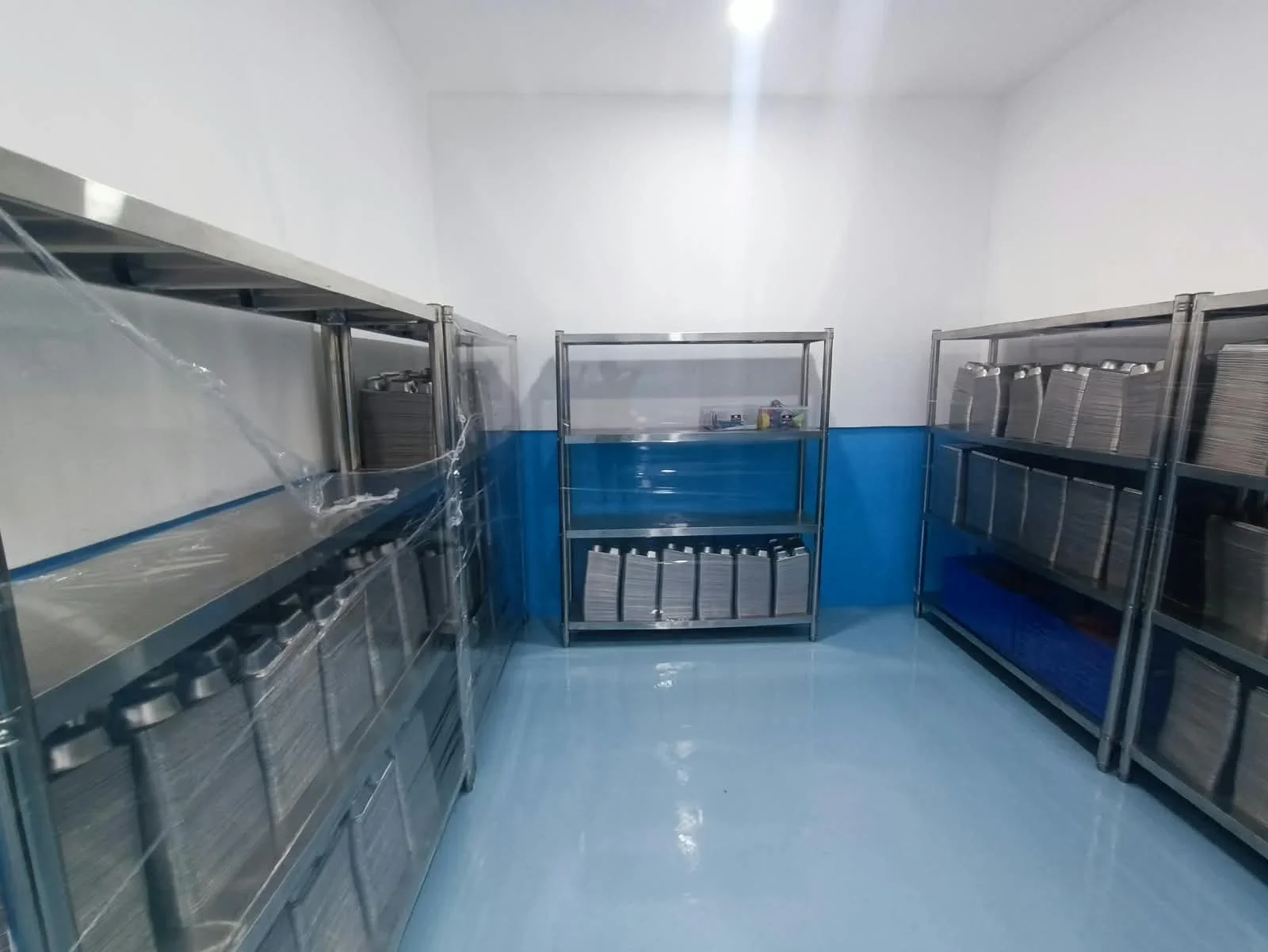 PEKERJAAN MBG GELURAN TAMAN — Pelaksanaan Interior 8