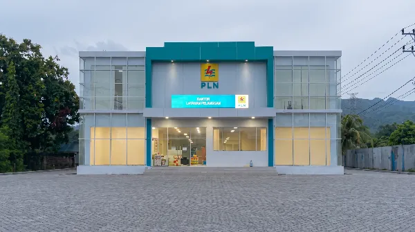Gedung PLN MAMUJU, proyek AK Studio di Flores, NTT